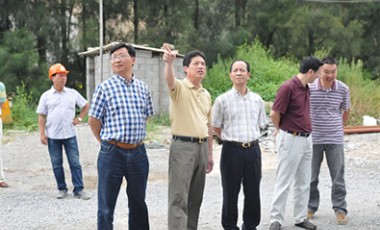 縣委領(lǐng)導(dǎo)蒞臨九隆新廠(chǎng)區(qū)督查工程建設(shè)情況